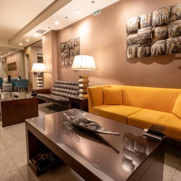 Flisvos Hotel Nafpaktos，位于纳弗帕克托斯的酒店