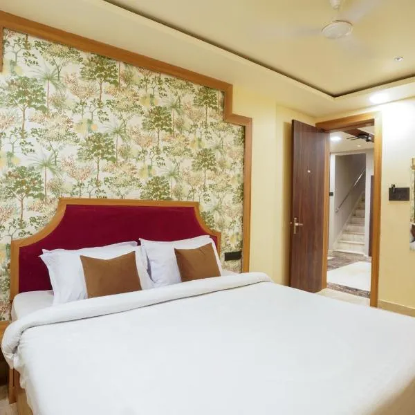Hotel Al Aziz Palace 30 Mts from Dargah Sharif，位于阿杰梅尔的酒店