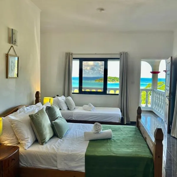 Villea Frangipani Top floor 2 bedroom Apartment，位于马埃岛的酒店