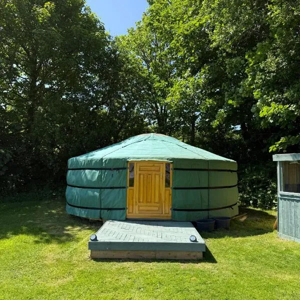 Sheviock Barton Yurt，位于Sheviock的酒店