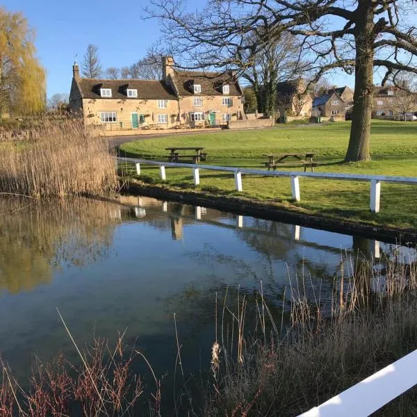 The Exeter Arms，位于Barrowden的酒店