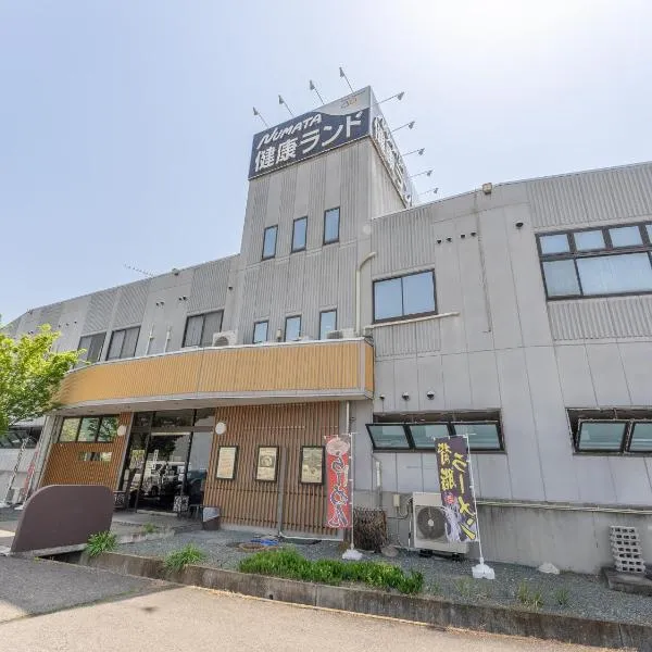 RV park plus Numata Kenko Land，位于沼田的酒店