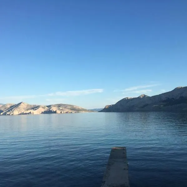 VALI，位于巴斯卡的酒店