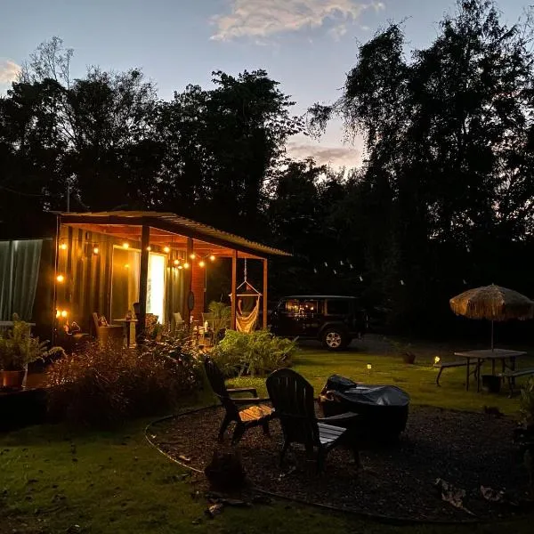 Glamping Mayaguez Just for 2，位于马亚圭斯的酒店