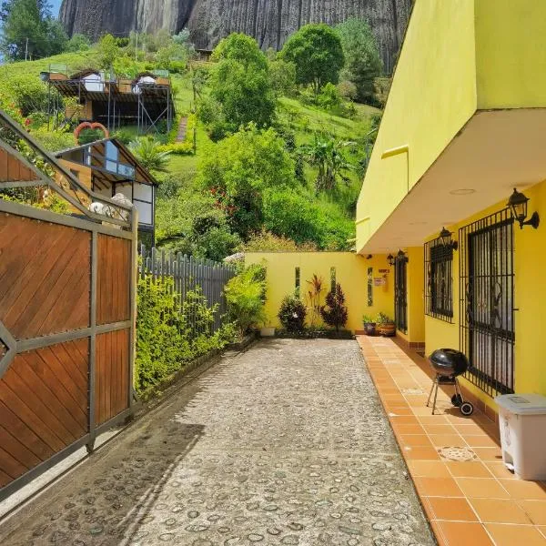 Hermosa casa de campo en GUATAPÉ，位于瓜塔佩的酒店