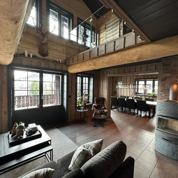 Roalden Mountain Lodge，位于斯特兰达的酒店