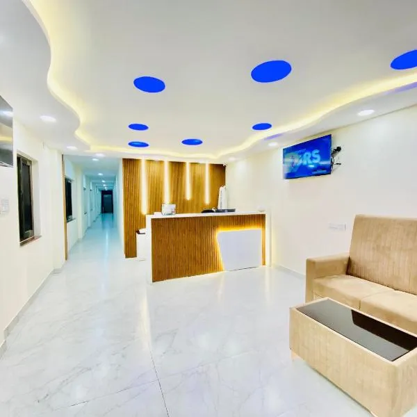 Hotel Sahara Tree，位于班加罗尔的酒店