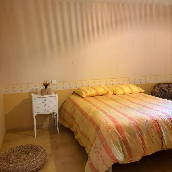 la maison de la Felicidad，位于Boussy的酒店