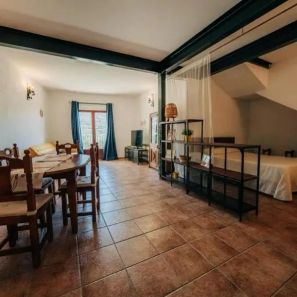 Cases Tonet Apartamento-loft，位于Forcall的酒店