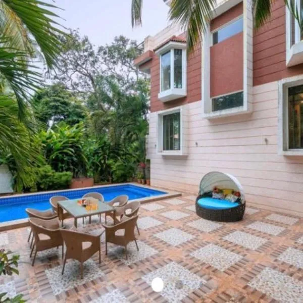 Luxury 3BHK Villa With Private Pool in Candolim，位于尼禄的酒店