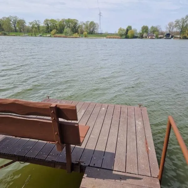 Félholdas Pagony Tass A apartman，位于Tass的酒店