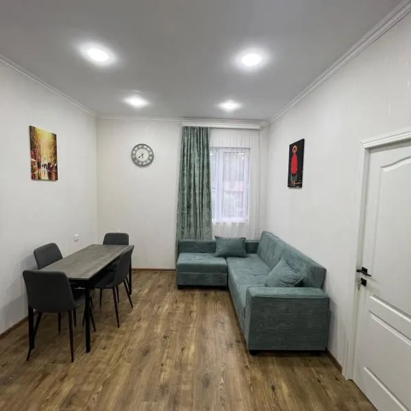 Home in Tiflis，位于第比利斯的酒店
