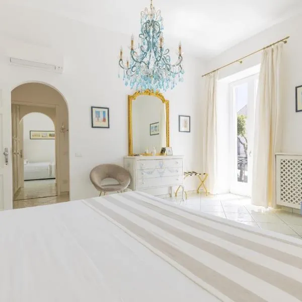 Queen Suite - Luxury Rooms，位于福利奥-伊斯基亚的酒店