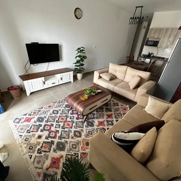 امواج شاليه فندقي Amwaj north coast 2 bedroom，位于阿莱曼的酒店
