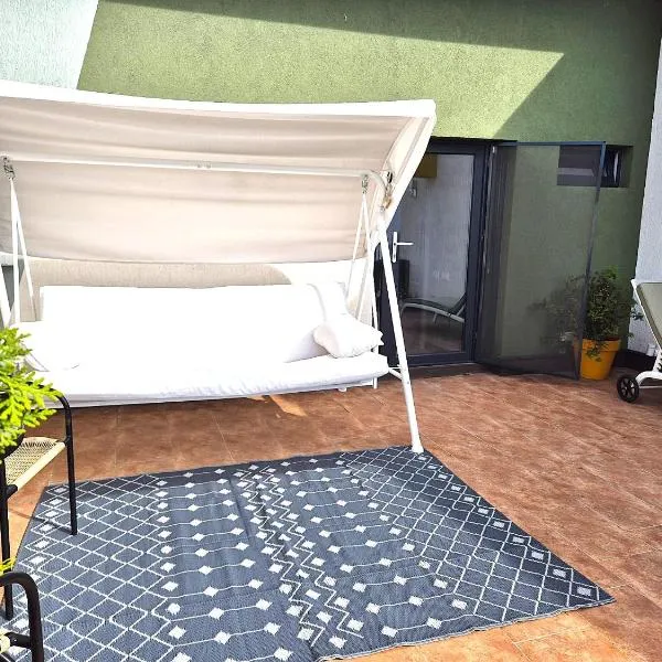 Mogosoaia High Living Penthouse，位于Chitila的酒店