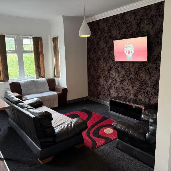 Lux spacious 3BR entire apartment，位于韦克菲尔德的酒店