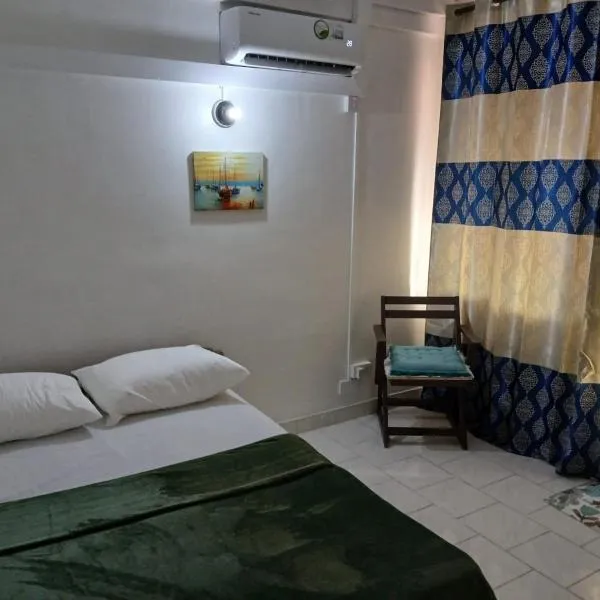 Sun Kiss Retreat，位于格兰贝伊的酒店