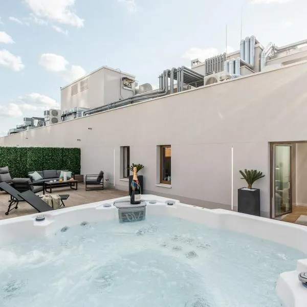 Brand New! Private Jacuzzi - Terrace - Parking，位于华沙的酒店