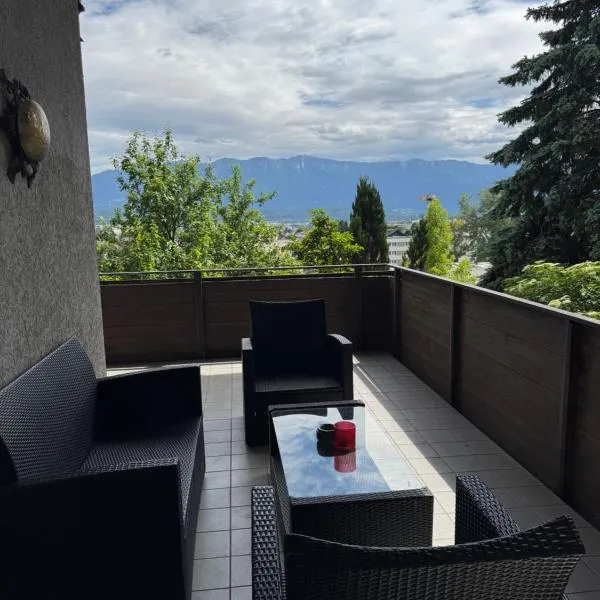 Karawankenblick，位于菲拉赫的酒店