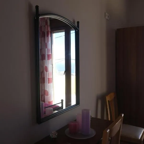 O Milos，位于Sidiroúnta的酒店