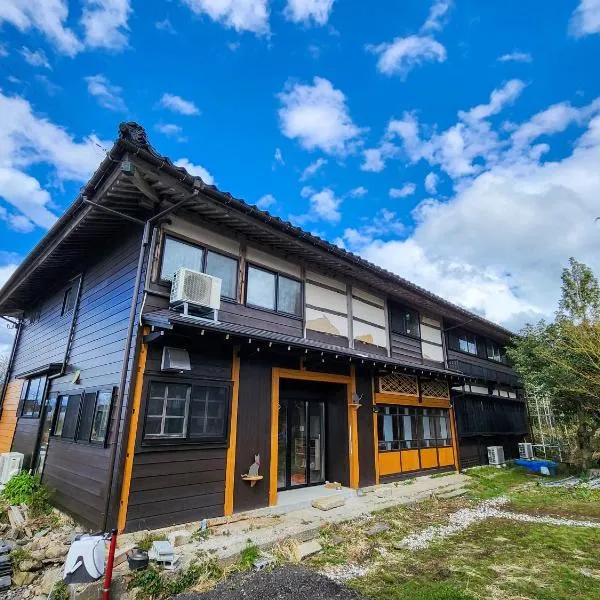 タイピーハウス，位于佐渡市的酒店