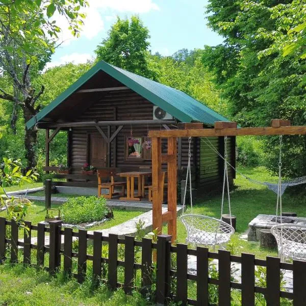 Cabin House Dubovik，位于采蒂涅的酒店