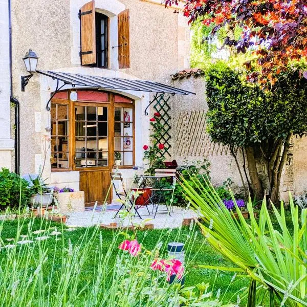 Maison Chinsa，位于Saint-Angeau的酒店