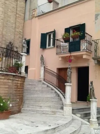 Guesthouse Casa Da Carmine,位于Castiglione Messer Raimondo的酒店