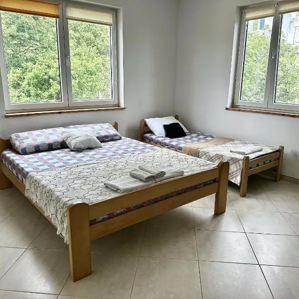 Anit Rooms，位于卢什蒂卡的酒店