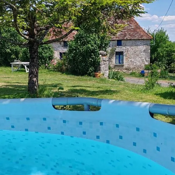 Gîte 4 pers, Jacuzzi, Piscine, proche Futuroscope, calme et nature à La Roche Posay，位于拉罗什波赛的酒店