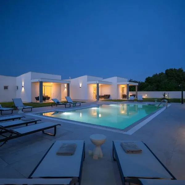 Venti apartments with swimming pool and private parking，位于科济诺的酒店