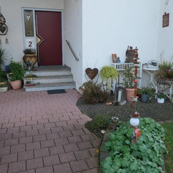 Ferienwohnung Schneckenhaus，位于Ofterdingen的酒店