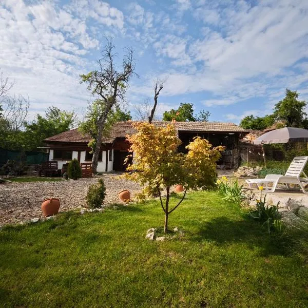 Emena Art Guesthouse，位于Emen的酒店