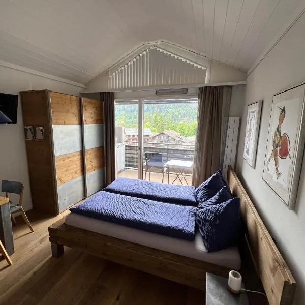 Studio Top im des Alpes，位于弗利姆斯的酒店