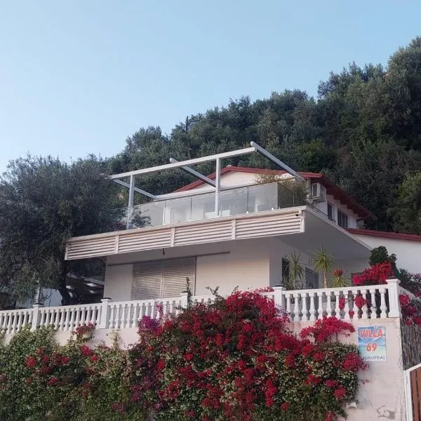 Villa 69 - Jonufer，位于伏罗拉的酒店