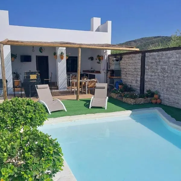 Chalet rural a las afueras de Montellano，位于蒙特利亚诺的酒店