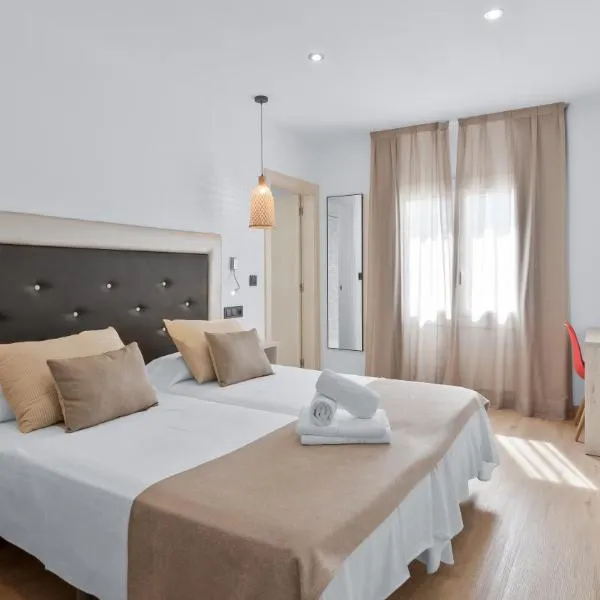Hotel Costa Brava，位于罗萨斯的酒店