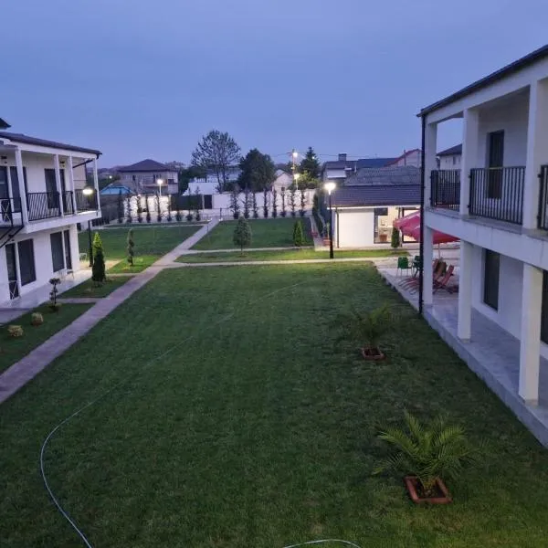 complex turistic N&S，位于多亚马伊的酒店
