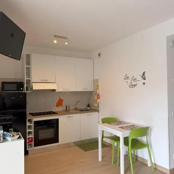 MarteNik Apartment, vicino San Raffaele e Milano，位于维莫德罗内的酒店