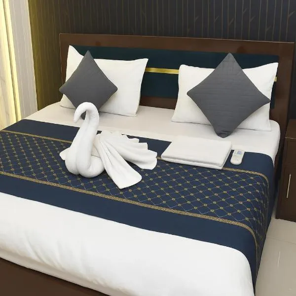 Rajnandani Palace Ayodhya - Modern Stay Near Ram Mandir with Free Parking，位于Ayodhya的酒店