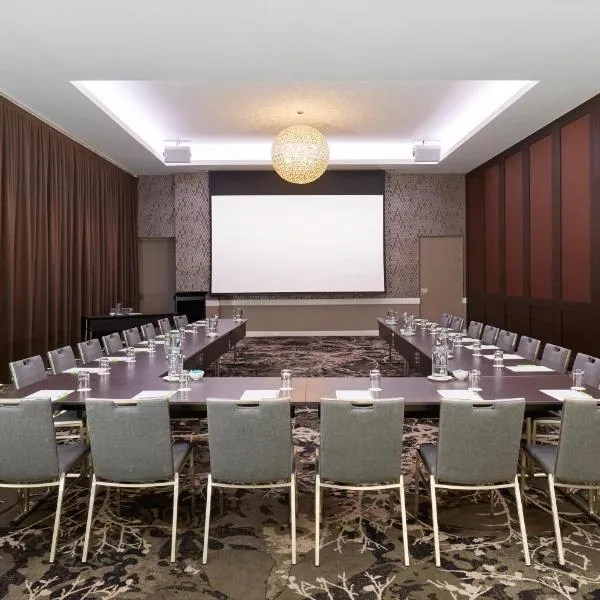 沃里克农场假日酒店，位于沃里克农场的酒店