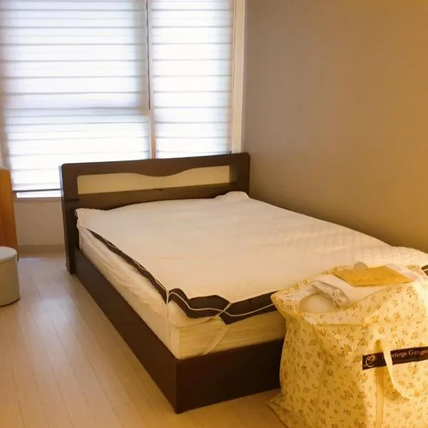 2519#Gangnam Urban Vogue Suites #Top-rated Unit # All-New Furniture & Peaceful Vibe#Sinnonhyeon 1min，位于首尔的酒店
