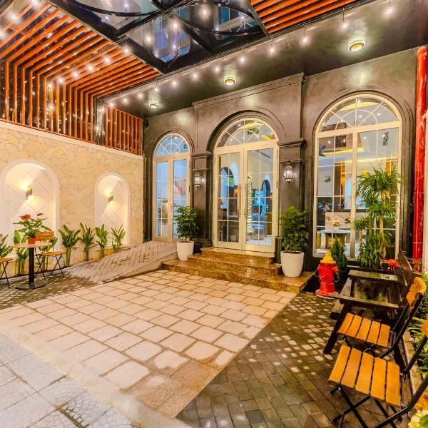 RosaLie Quảng Bình Hotel，位于洞海的酒店