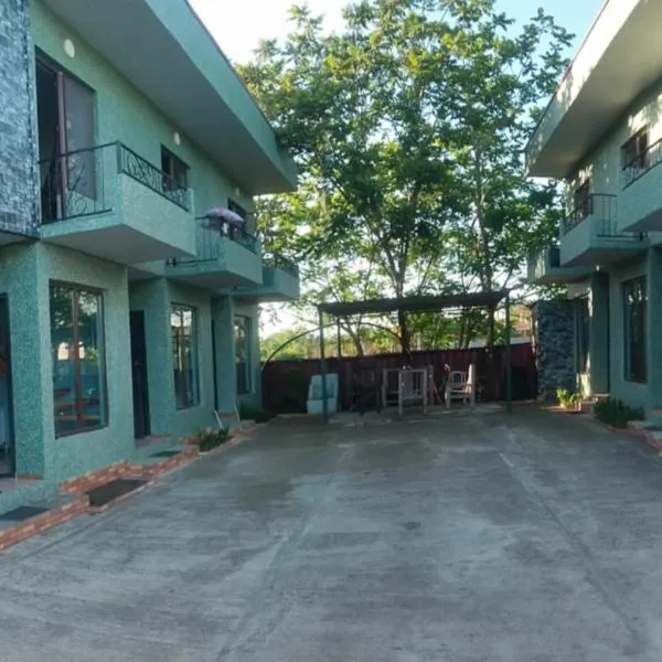 Apart townhouse，位于科布列季的酒店