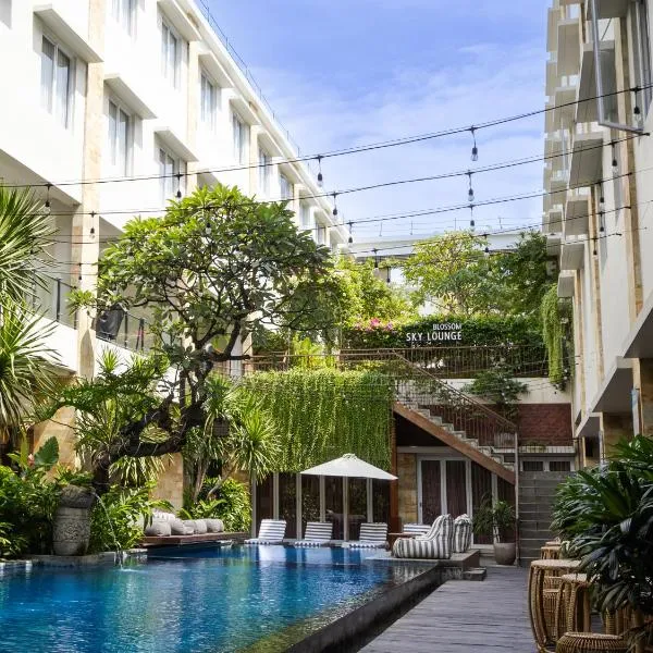 Crystalkuta Hotel - Bali，位于库塔的酒店