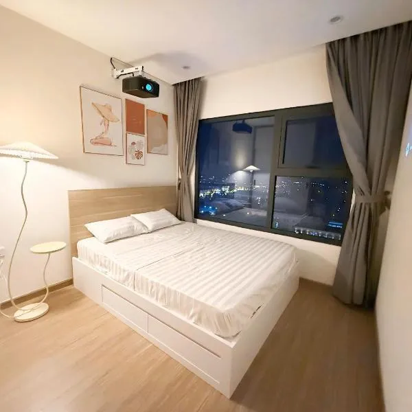 Moon Homestay 1717，位于Gia Lâm Pho的酒店