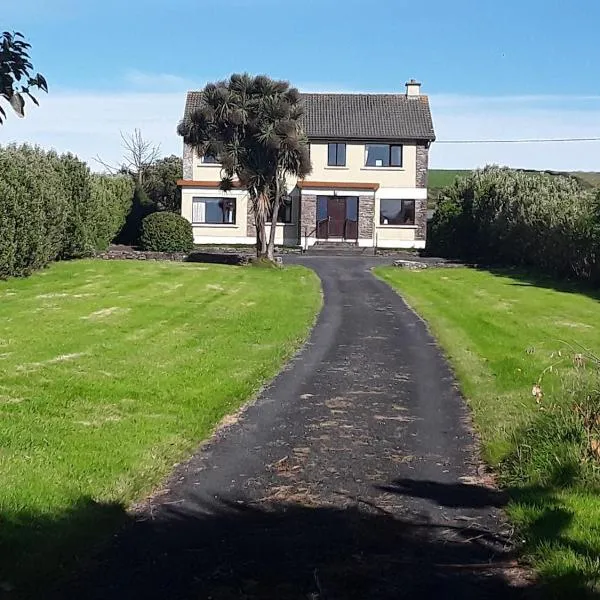 Ard Na Mara Ballymore, Dingle 4 bedroom house，位于文特里的酒店