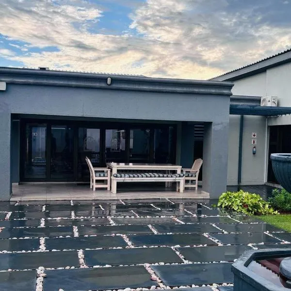 Pula Nala Lodge Bed & Breakfast，位于勒斯滕堡的酒店