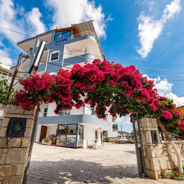 Villa JIOTA，位于卡萨米尔的酒店