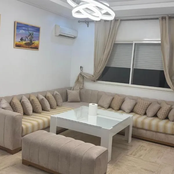 Bel appartement haut standing à côté d'Ibis oujda，位于乌季达的酒店